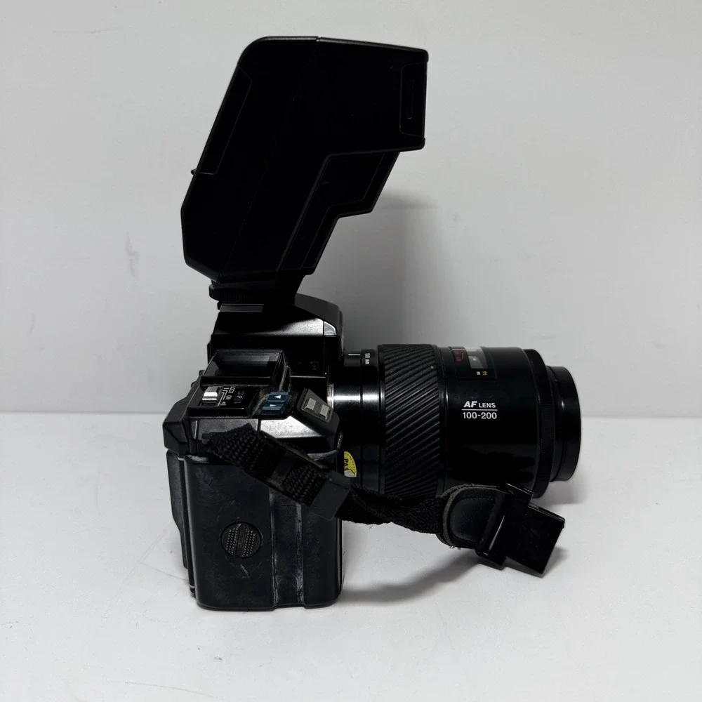 Minolta Maxxum 7000 35mm SLR Camera 100-200mm Lens 2800 AF Flash Targus Bag